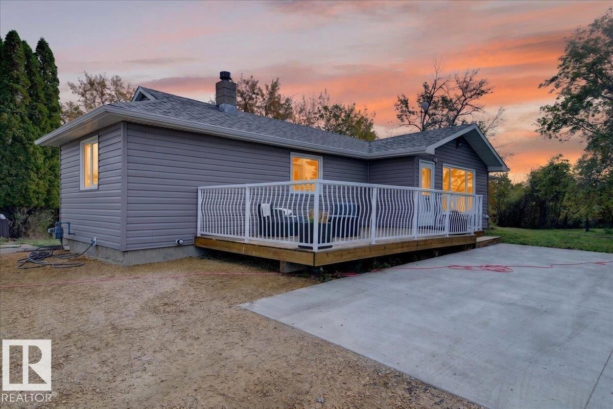 Property Photo: 53203 RR 220 AB T8E 2B5