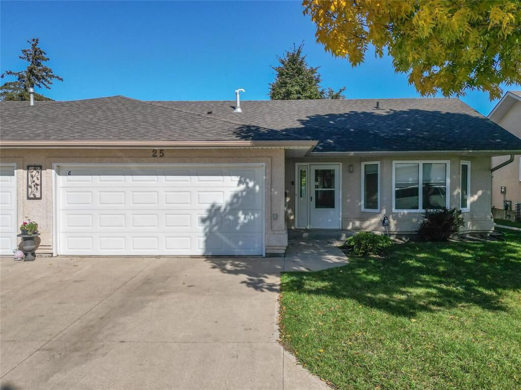 Property Photo:  25 Falcon Place  MB R7B 4A1 