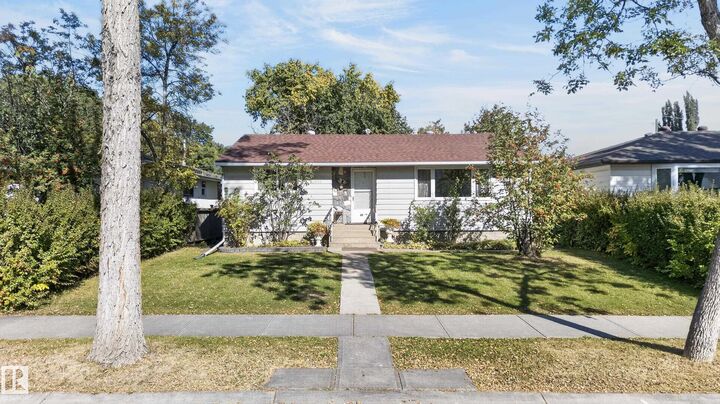 Property Photo:  13636 122 Avenue NW  AB T5L 2V8 