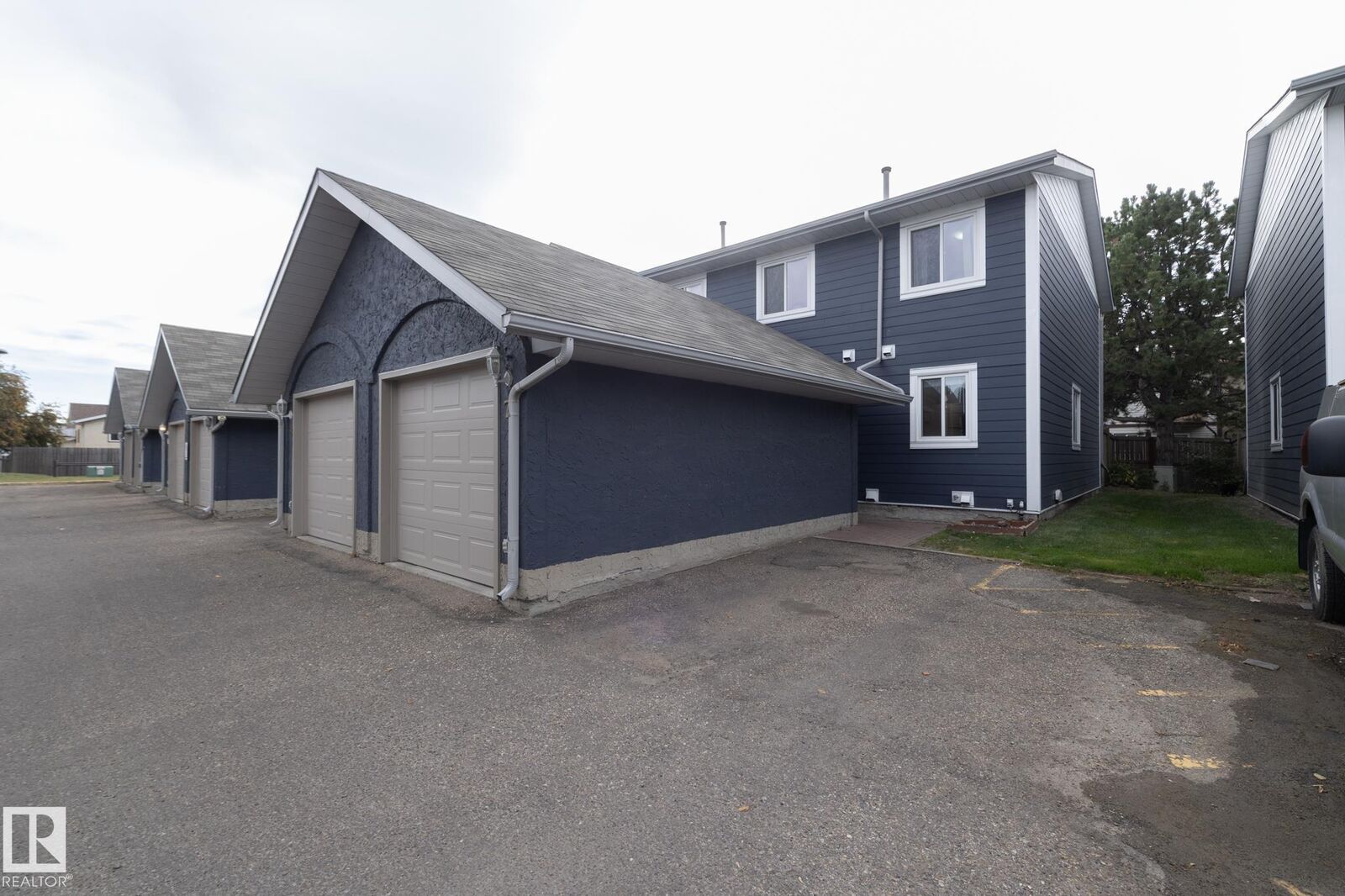 Property Photo:  14803 34 Street NW 7  AB T5Y 2L3 