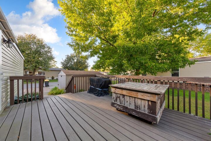 Property Photo:  605 E Shakespeare Avenue E  MN 56001 