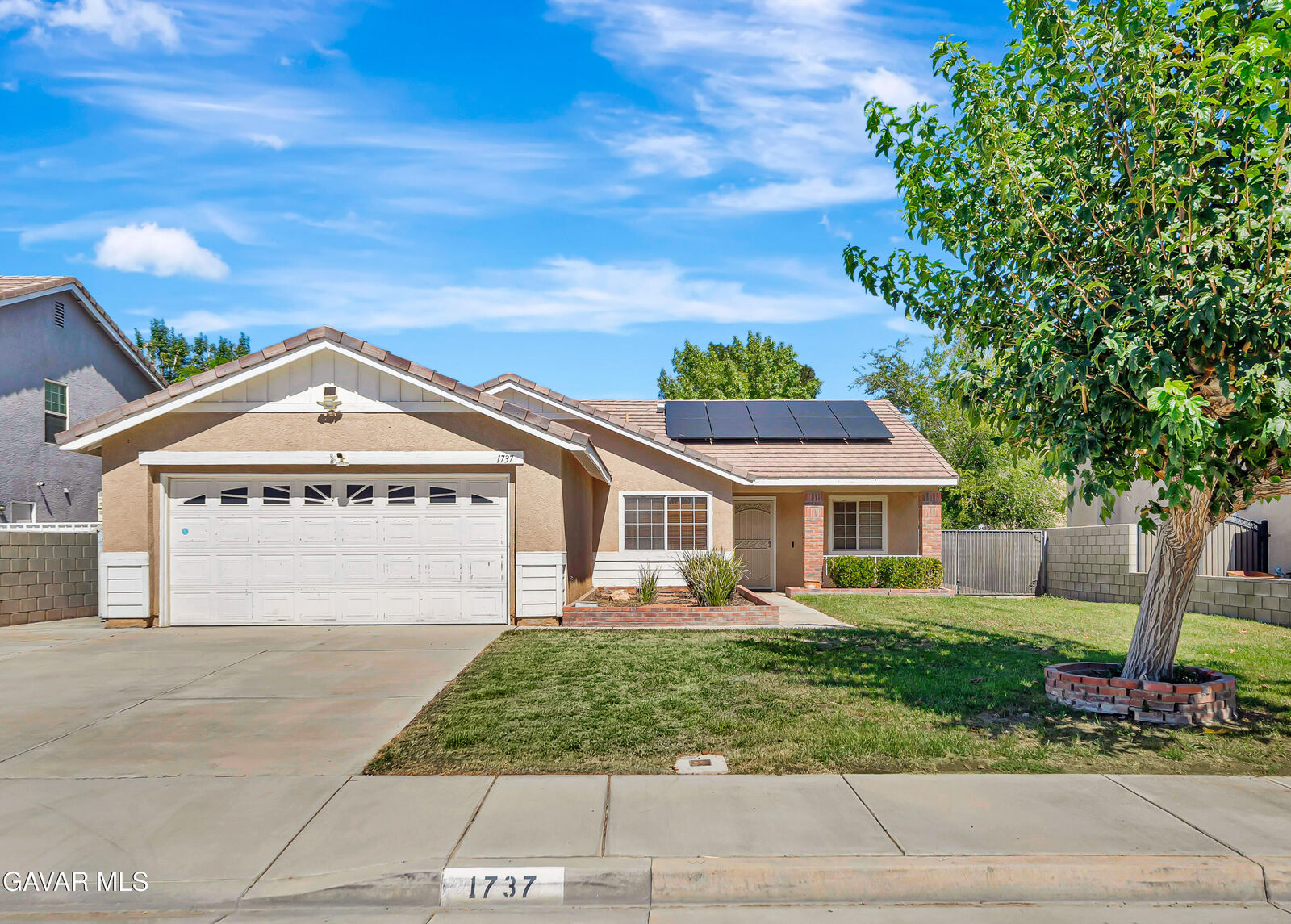 Property Photo:  1737 Minter Way  CA 93534 