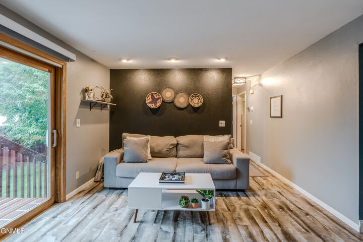 Property Photo: 405 Meadow Lane ND 58504