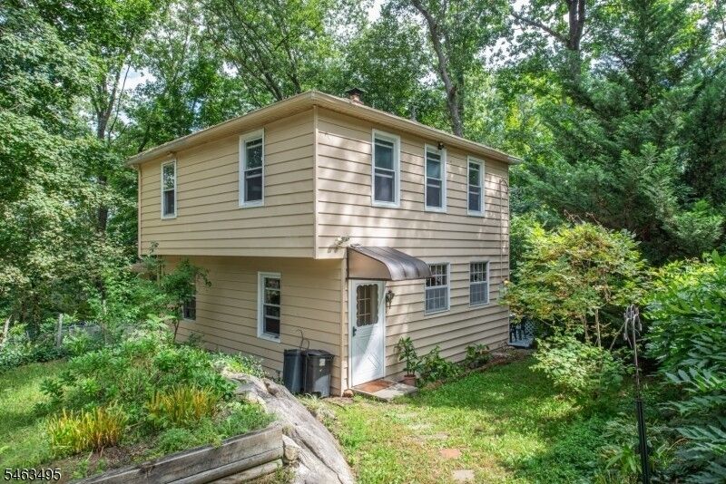 Property Photo:  19 Skyland Ave  NJ 07420 