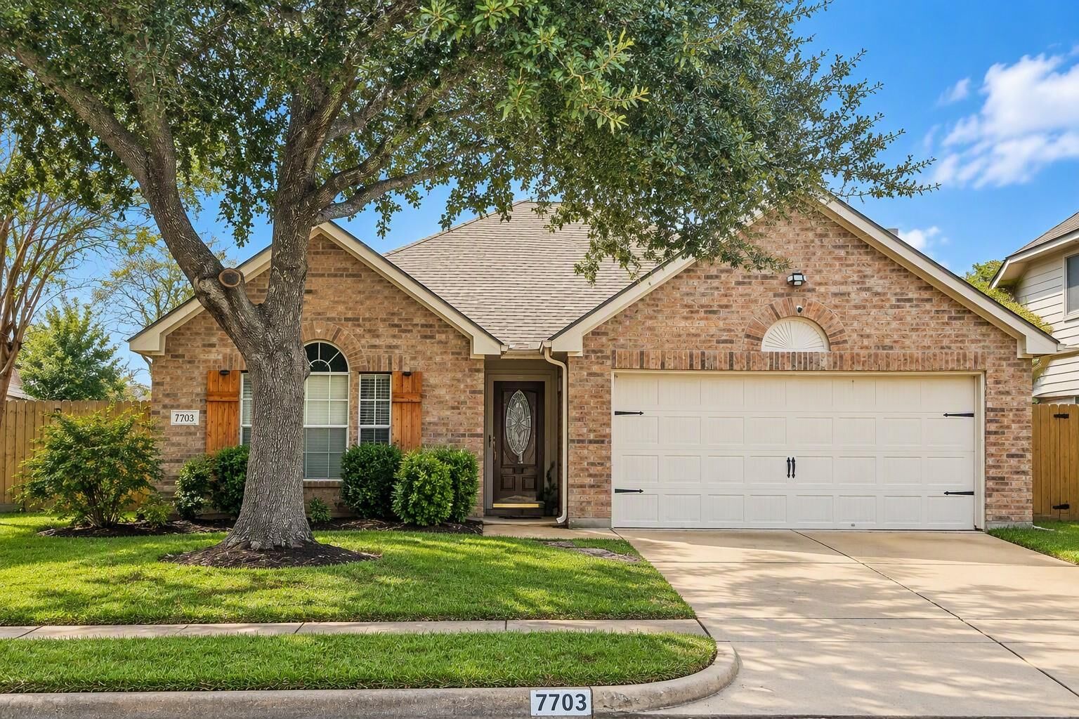 Property Photo:  7703 Omaha Drive  TX 77521 