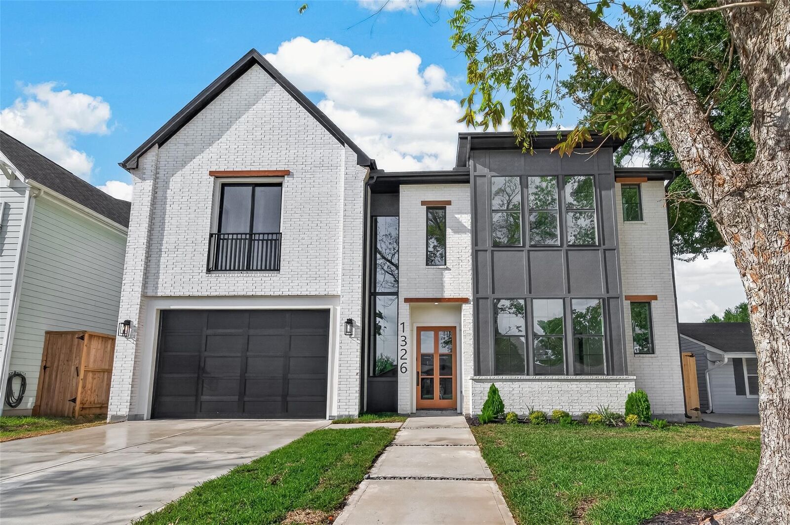 Property Photo:  1326 Curtin Street  TX 77018 