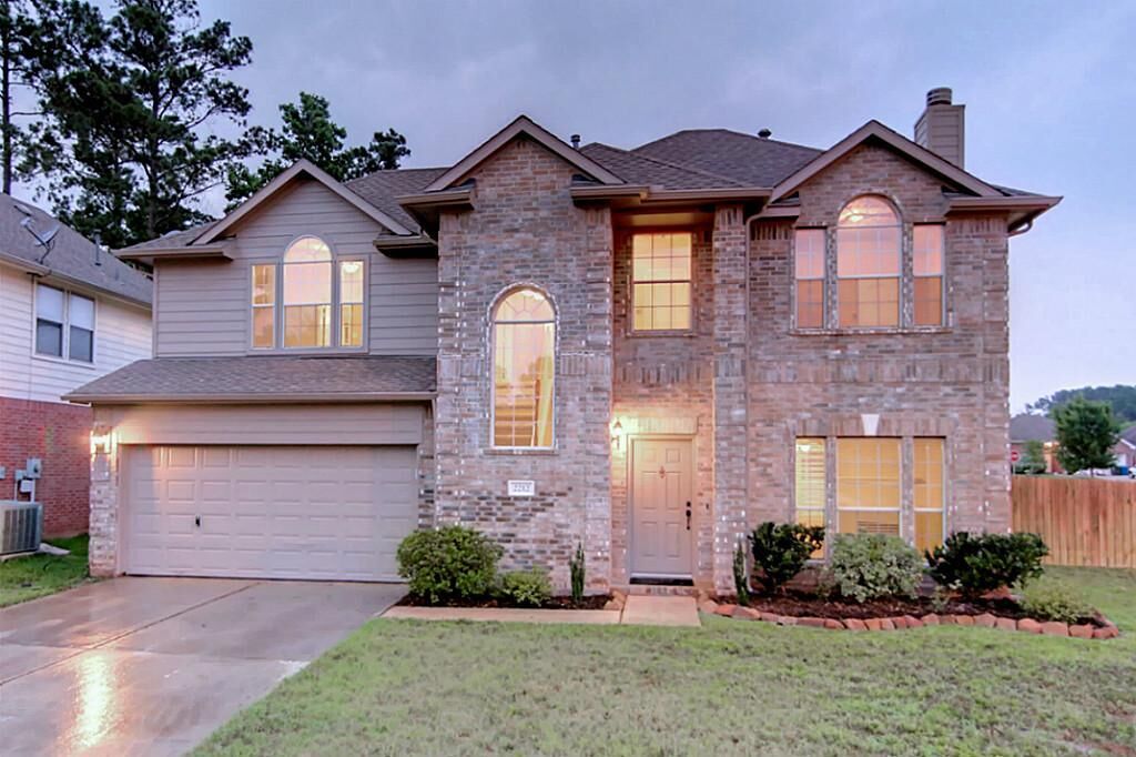 Property Photo:  2212 Valley View Crossing  TX 77304 