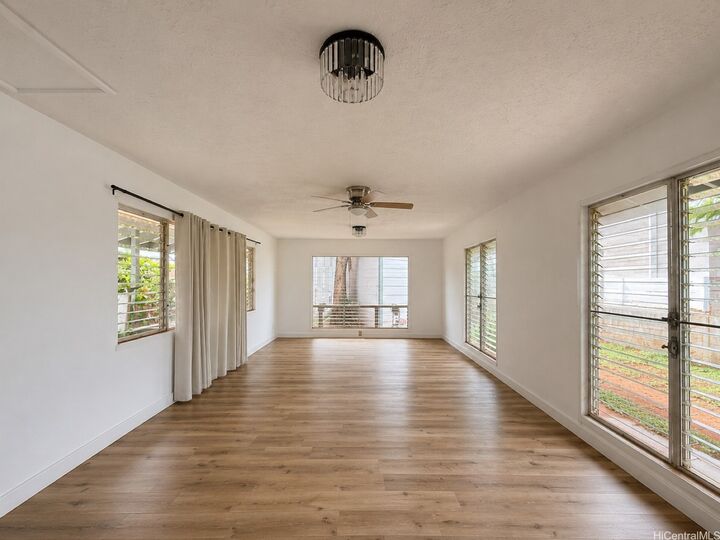Property Photo:  94-378 Keehuhiwa Street  HI 96789 