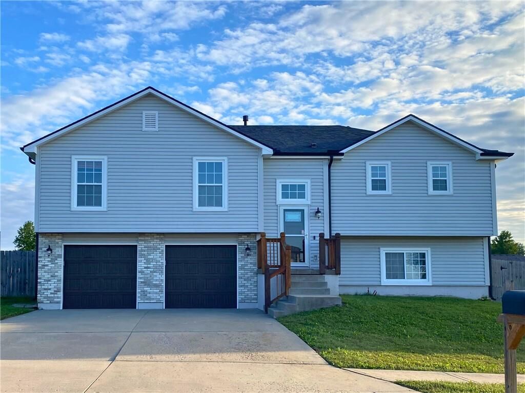 Property Photo:  601 SW Tisha Lane  MO 64029 