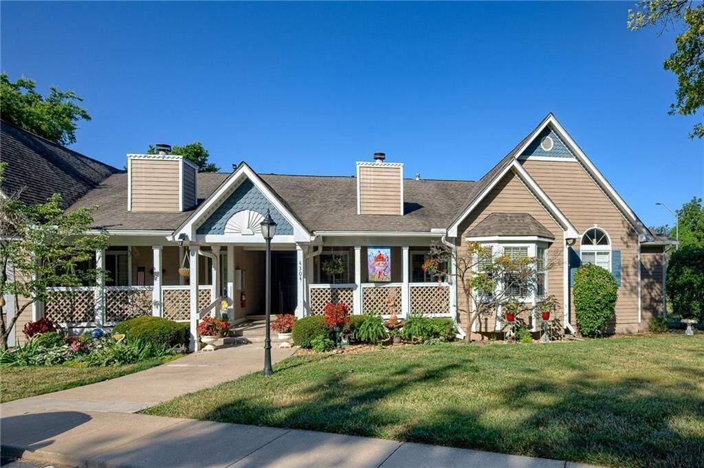 Property Photo:  S 4304 S Bryant Court 2  MO 64055 