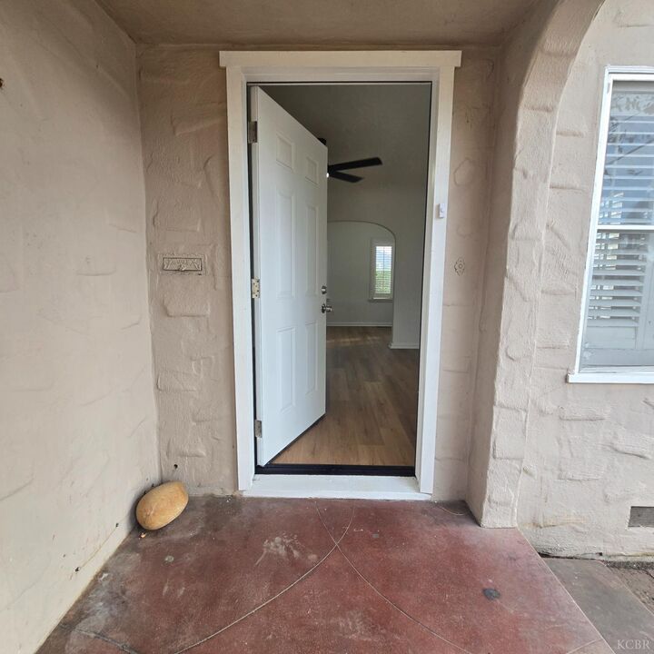 Property Photo:  707 N Harris Street  CA 93230 