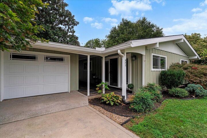 Property Photo:  522 Parkside Drive  KY 40505 