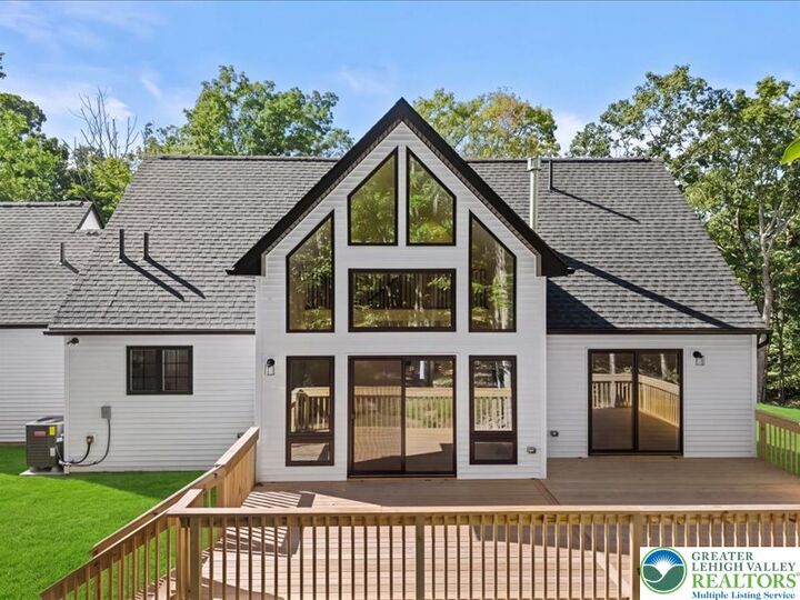 Property Photo:  13 Seneca Road  PA 18210 