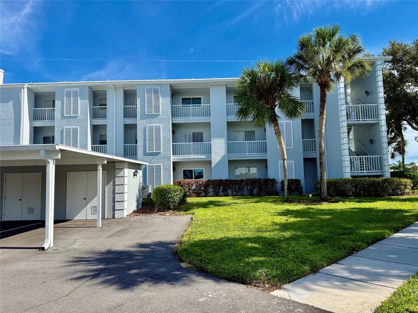 Property Photo: 408 Cerromar Circle S 236 FL 34293