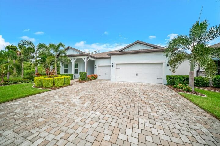 Property Photo:  10716 Saratoga Place  FL 34219 