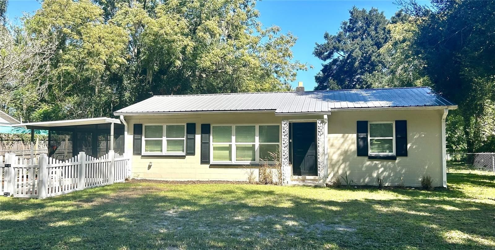 Property Photo: 706 Mulberry Street FL 34731