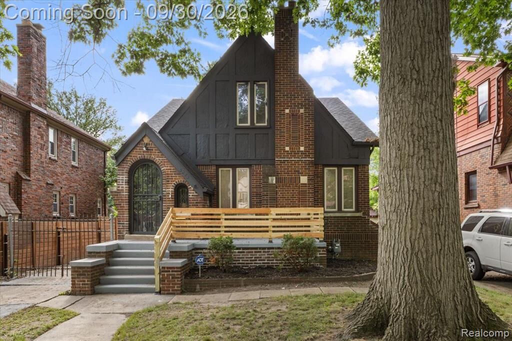 Property Photo:  5275 Yorkshire Road  MI 48224 2138 