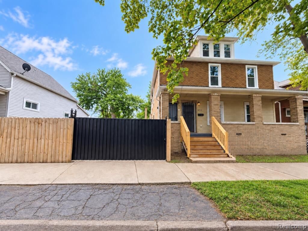Property Photo:  8397 Lane Street  MI 48209 3427 