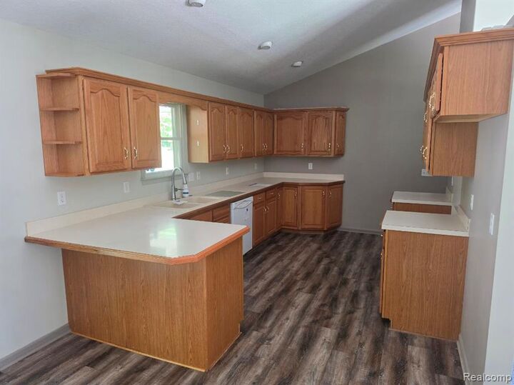 Property Photo: 1190 Kettering Street MI 48509 2368
