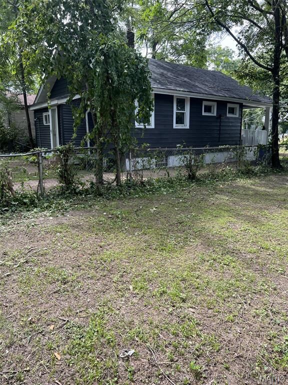 Property Photo:  5462 Helen Avenue  MO 63136 