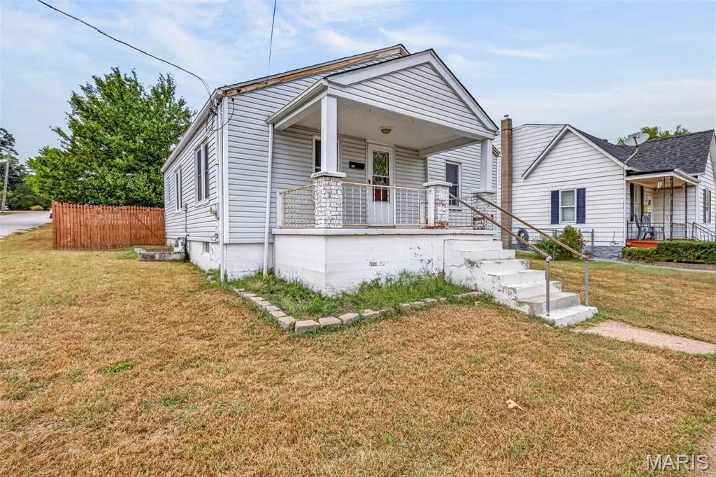 Property Photo: 602 N Fifth MO 63020