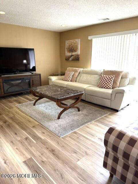 Property Photo:  401 Sunshine Court  NJ 08859 