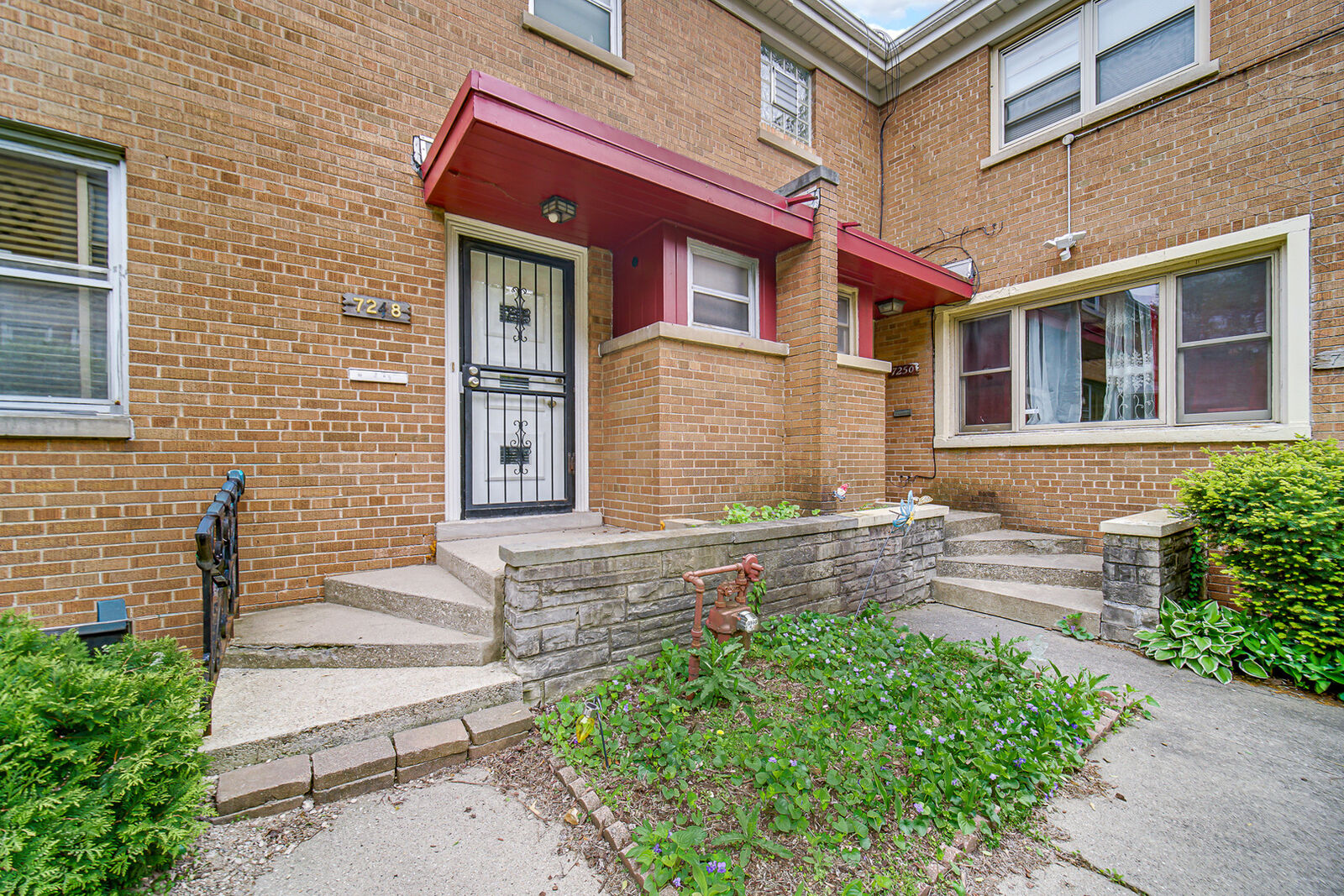 Property Photo:  7248 N Ridge Boulevard  IL 60645 