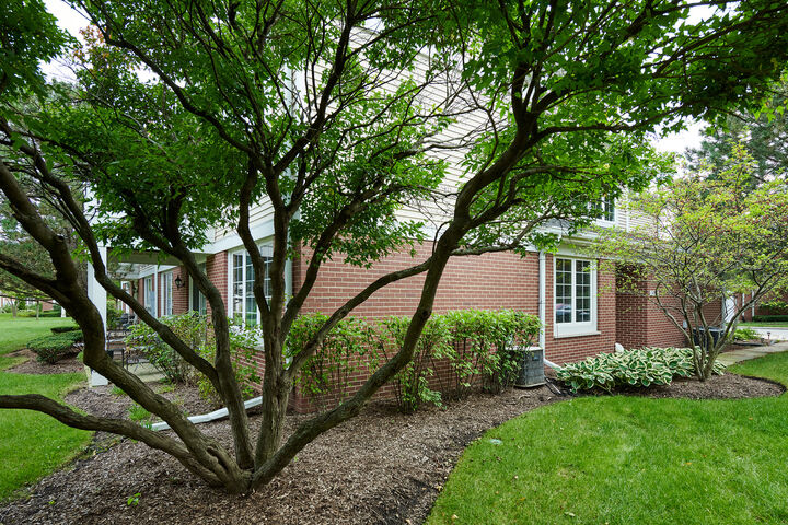 Property Photo:  7414 N Lincoln Avenue A  IL 60076 