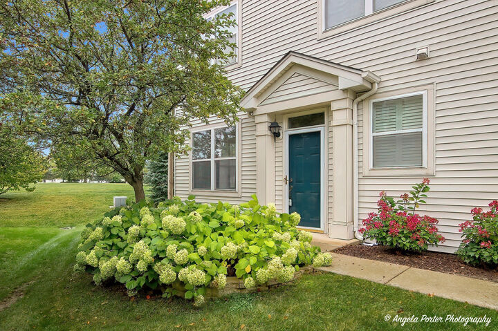 Property Photo: 1301 Waverly Drive 1301 IL 60020