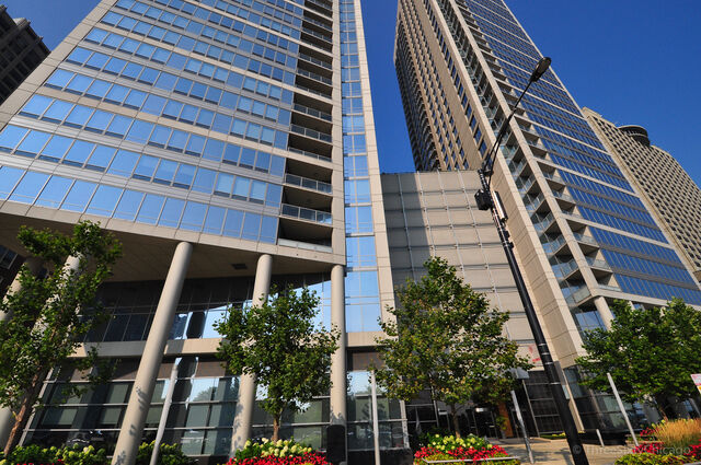 Property Photo: 600 N Lake Shore Drive 1011 IL 60611