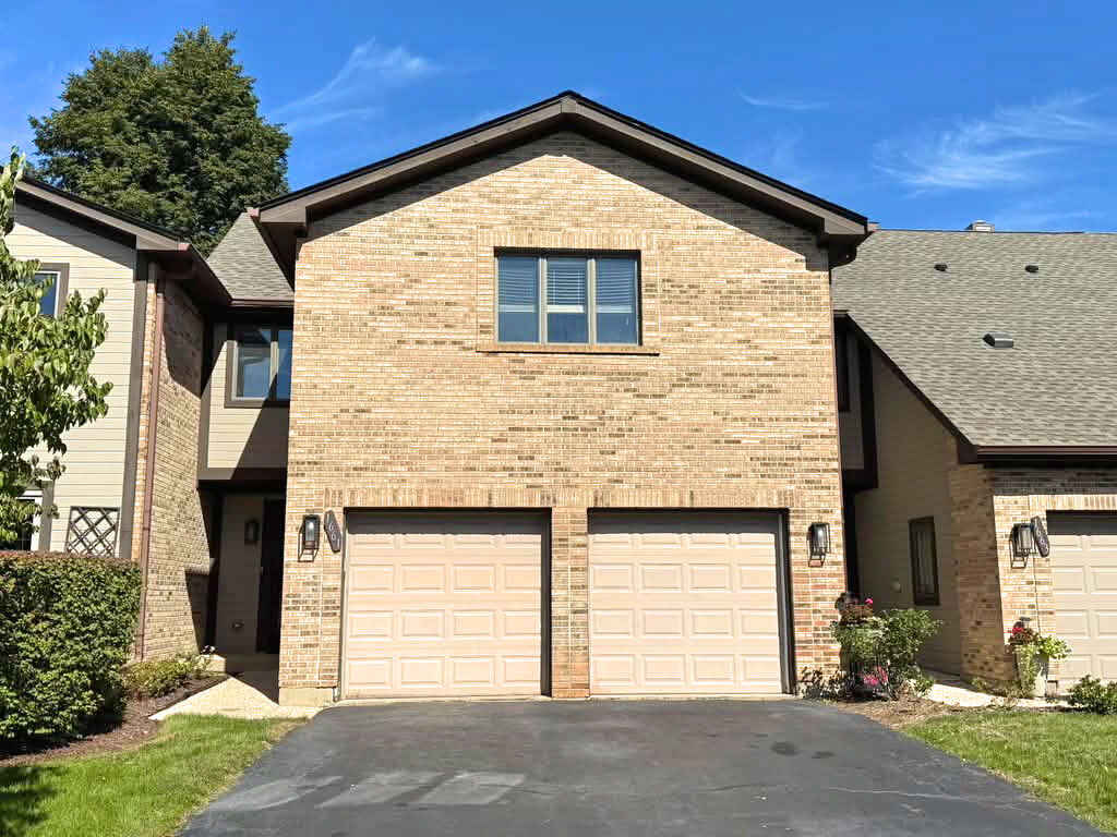 Property Photo:  1661 Carmel Court  IL 60169 