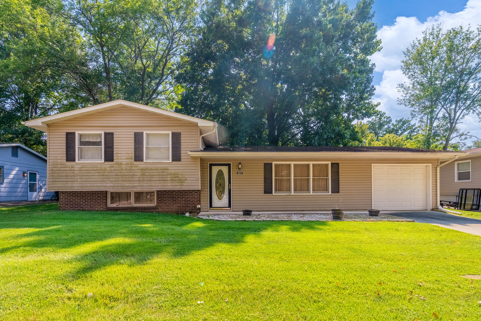 Property Photo: 1815 W Freeman Street IL 62901