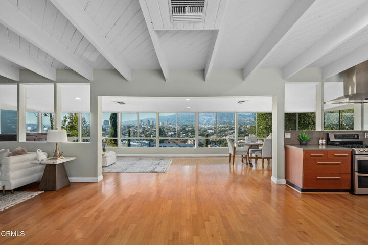 Property Photo: 1425 E Palmer Avenue CA 91205