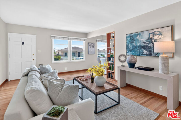Property Photo:  833 Wilson Place  CA 90405 