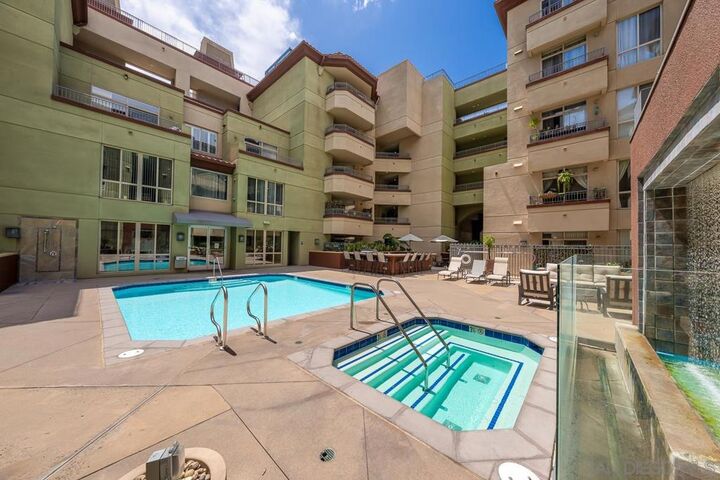 Property Photo:  1501 Front St 613  CA 92101 