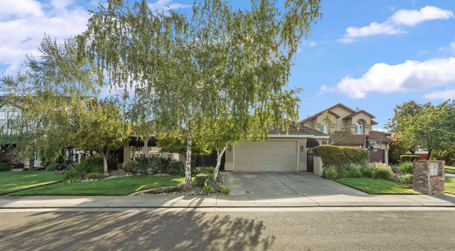 Property Photo:  530 Vista Rio Court  CA 95258 