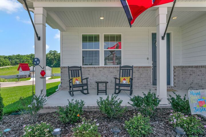 Property Photo:  1769 Rockwell Lndg  TN 38401 