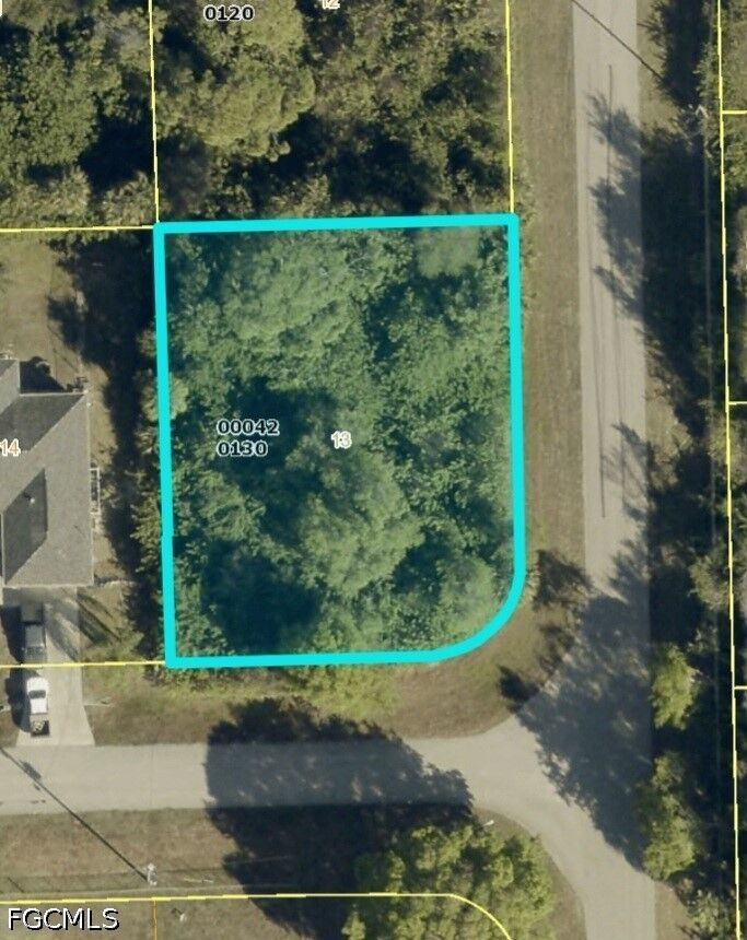 Property Photo: 3832 Hopevale Street FL 33905