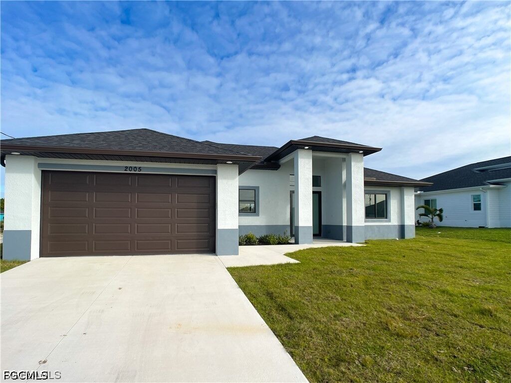 Property Photo: 2005 SW 2nd Terrace FL 33991