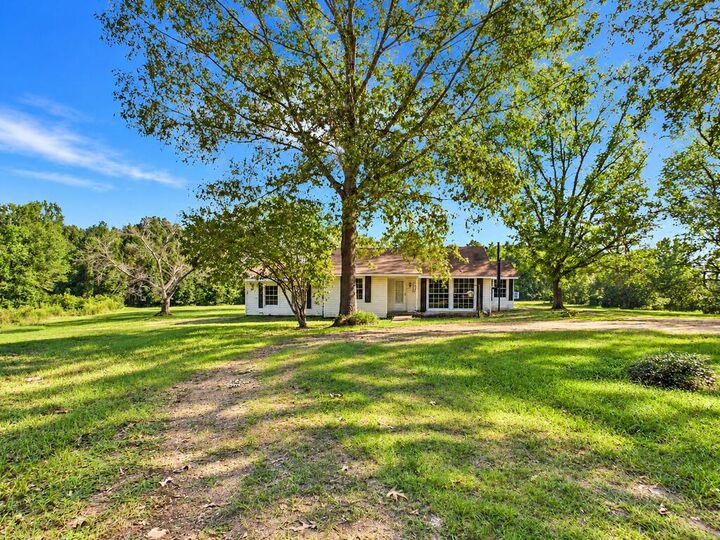 Property Photo: 992 Herman Nerren Road TX 75949