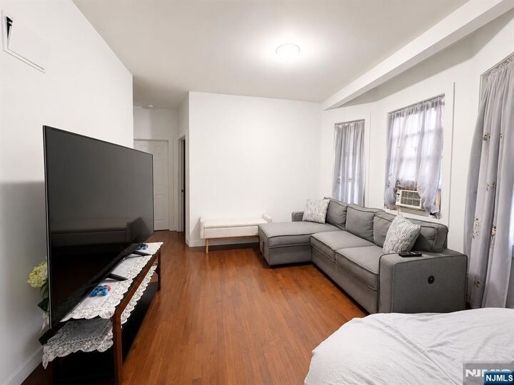 Property Photo:  530 Harrison Avenue 528  NJ 07029 