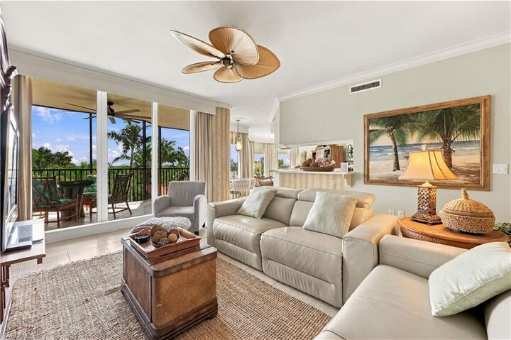 Property Photo: 1060 Borghese Ln 205 FL 34114