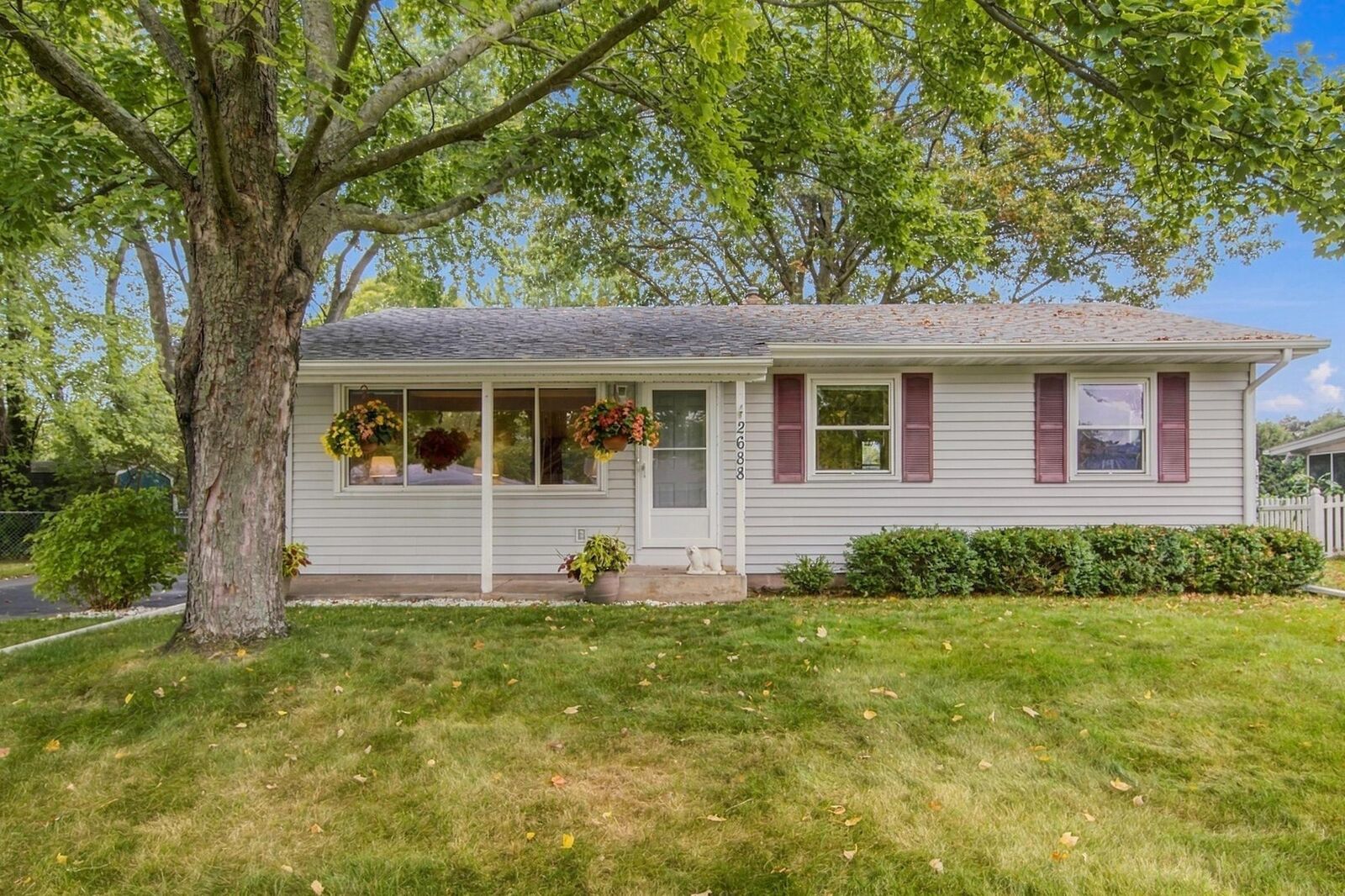 Property Photo:  2688 Cedar Avenue  MN 55110 