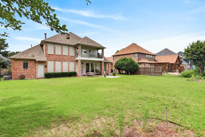 Property Photo:  865 Thomas Crossing Drive  TX 76028 
