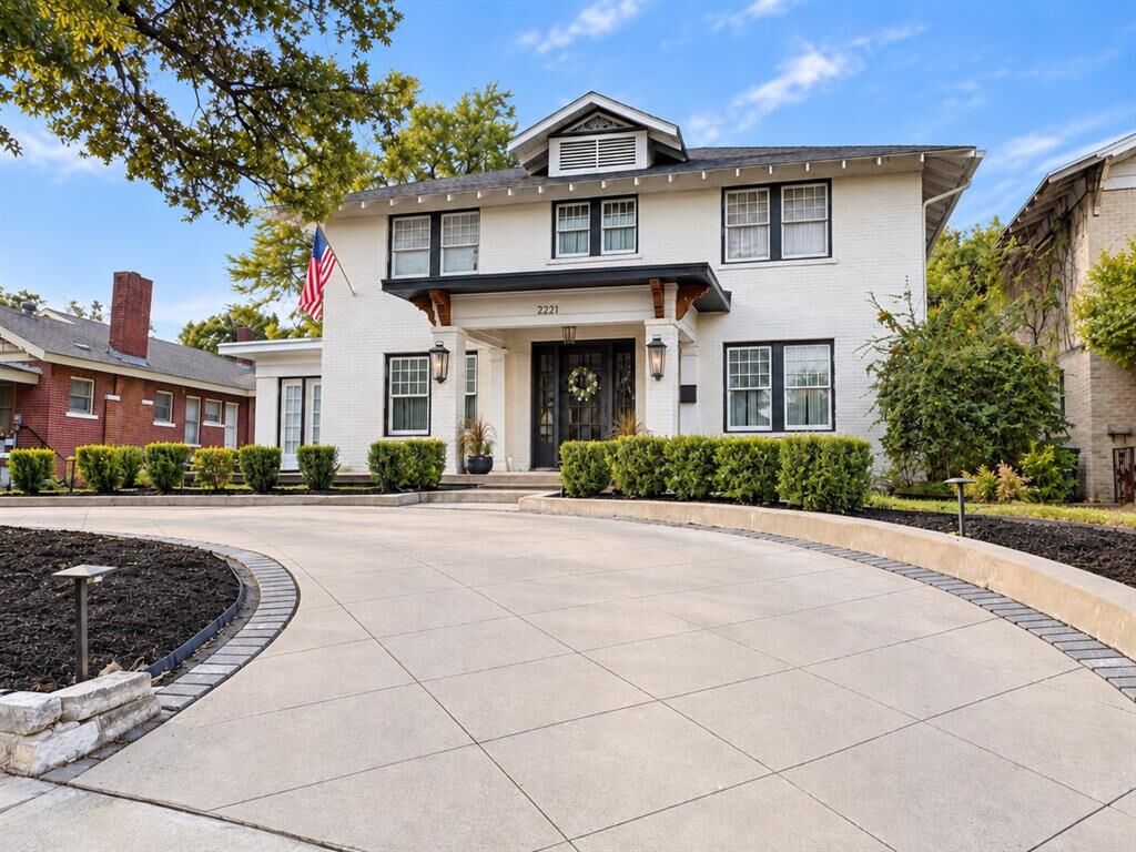 Property Photo:  2221 Park Place Avenue  TX 76110 