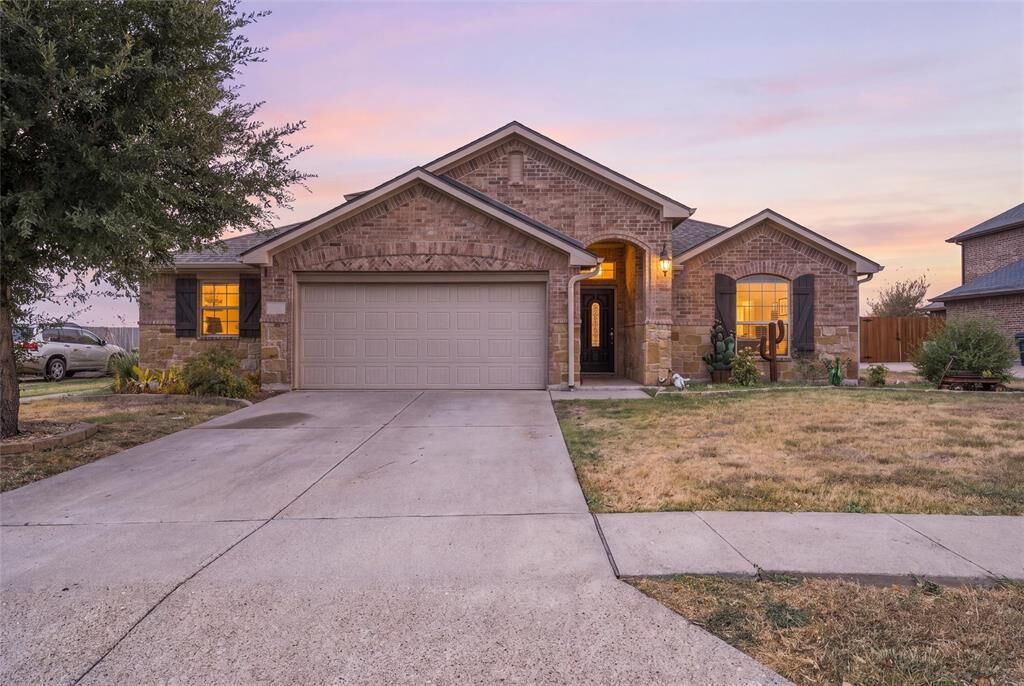 Property Photo: 112 Oak Meadow Trail TX 76657