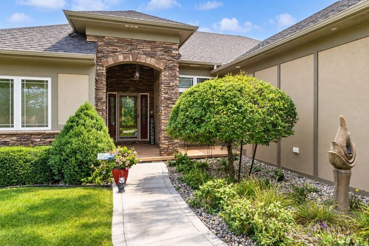 Property Photo:  2524 Castles Gate Dr  IA 51106 