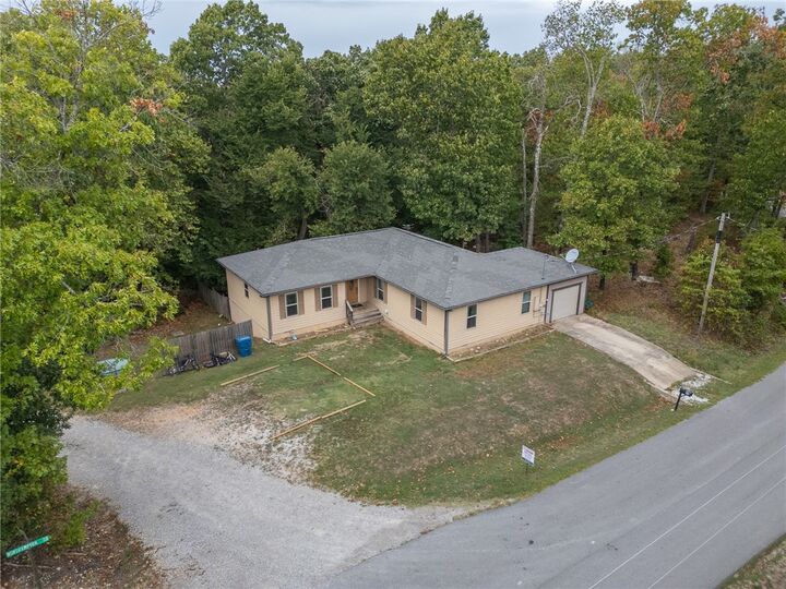 Property Photo: 44 Northampton Drive AR 72714