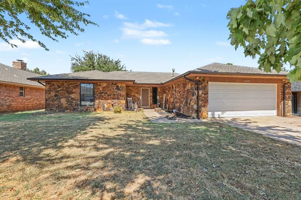 Property Photo: 8305 NW 115th Street OK 73162