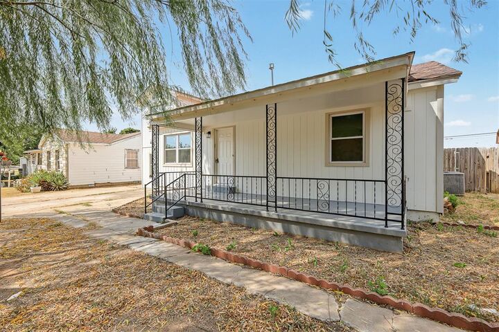 Property Photo:  103 Oak Street  OK 73110 